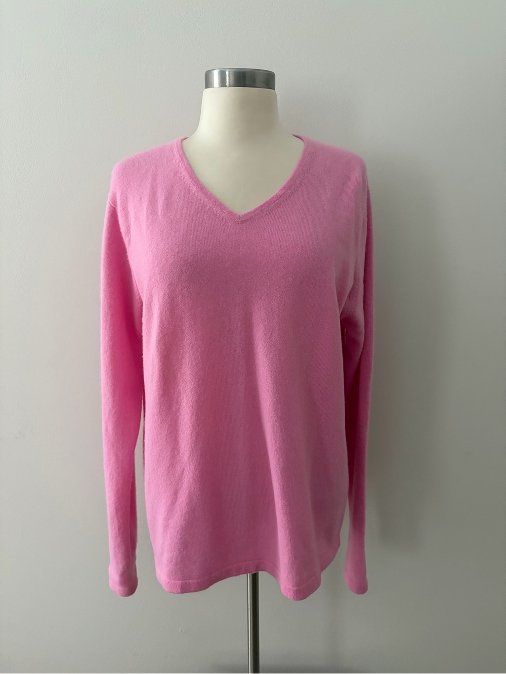 L.L. Bean 100% Cashmere Pink V-Neck Women's Sweater L Coquette Country Club